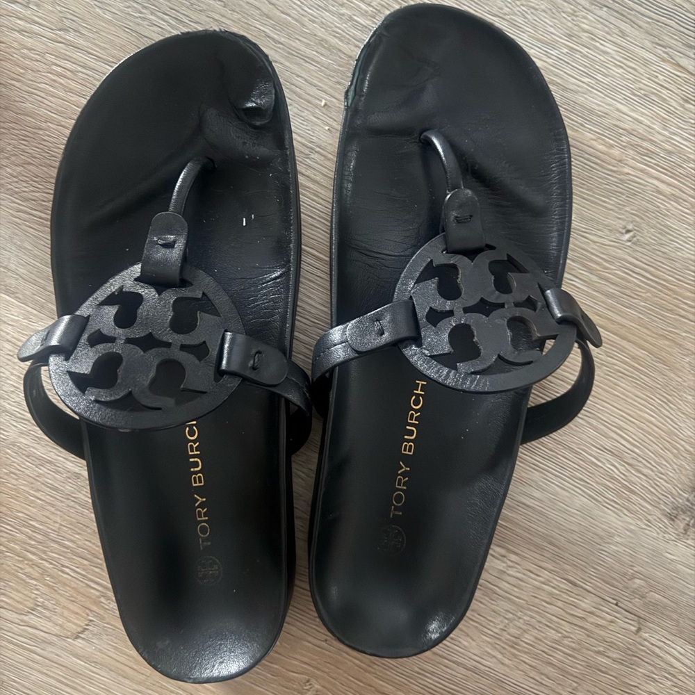 Loved Tory Burch Black slide sandals size 9